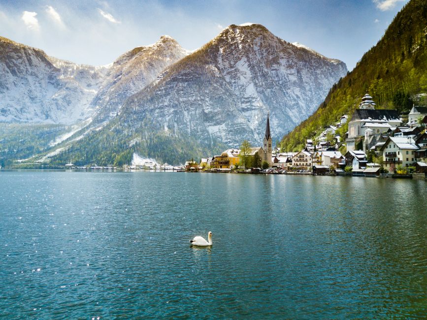 Amazing Places Around the World You Need to See at Least Once featured