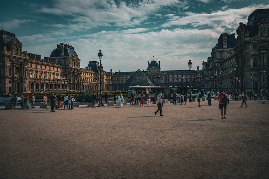 The Ultimate Guide to Exploring Famous Travel Destinations featured